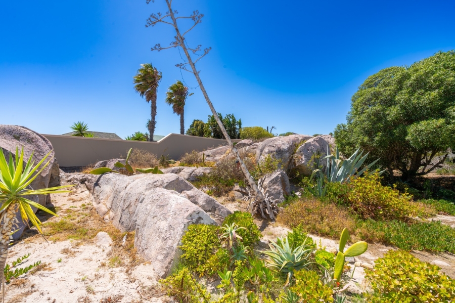 4 Bedroom Property for Sale in Middedorp Western Cape